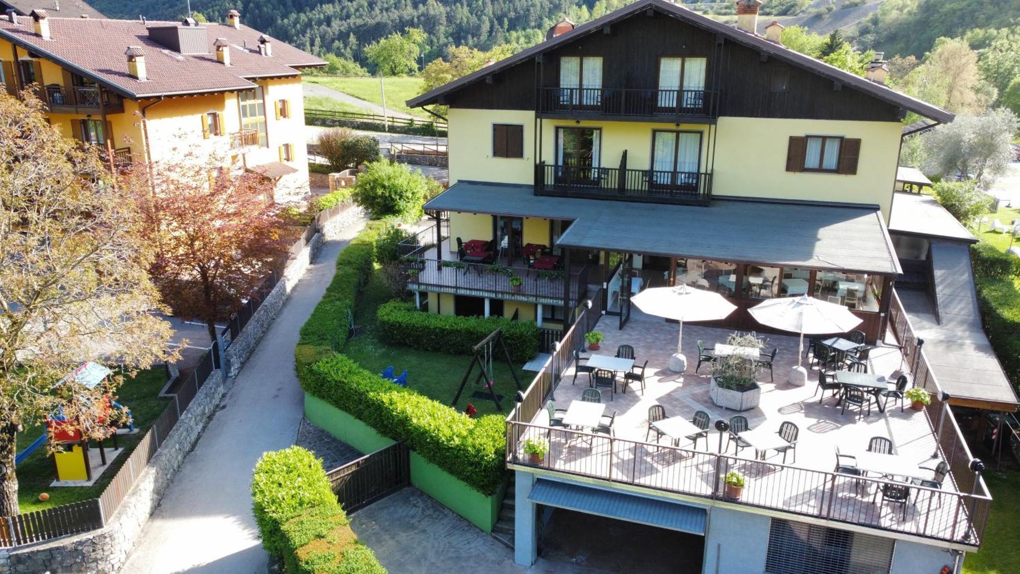 Albergo Stella Alpina Tenno Exterior foto